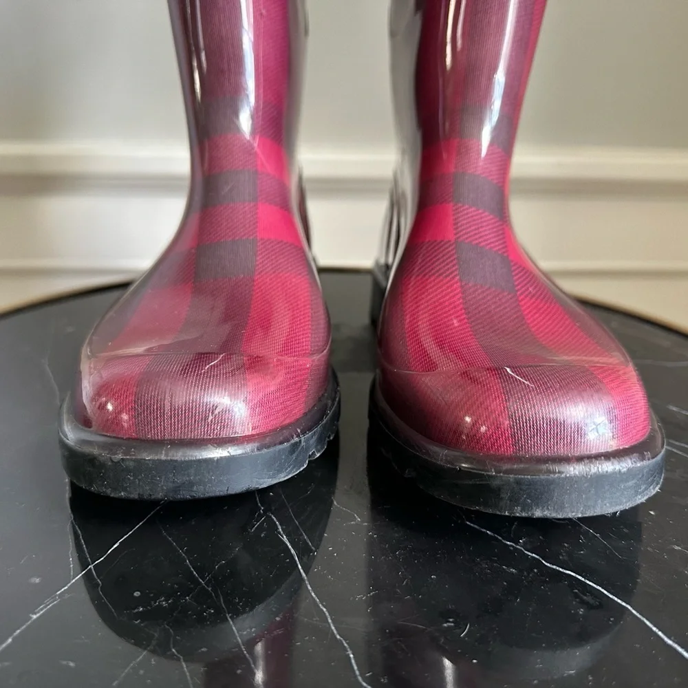 Burberry burgundy Nova check Rubber Rain Boots size 39